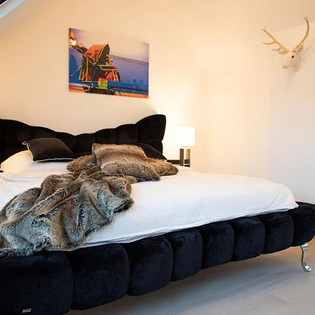 Modern Luxury Duplex In Duesseldorf-benrath *